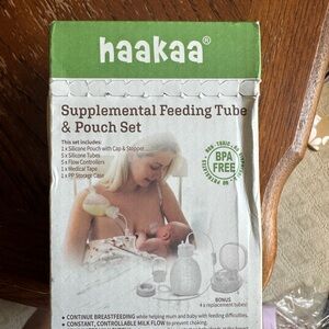 Haakaa Green Supplemental Feeding Tube & Pouch Set